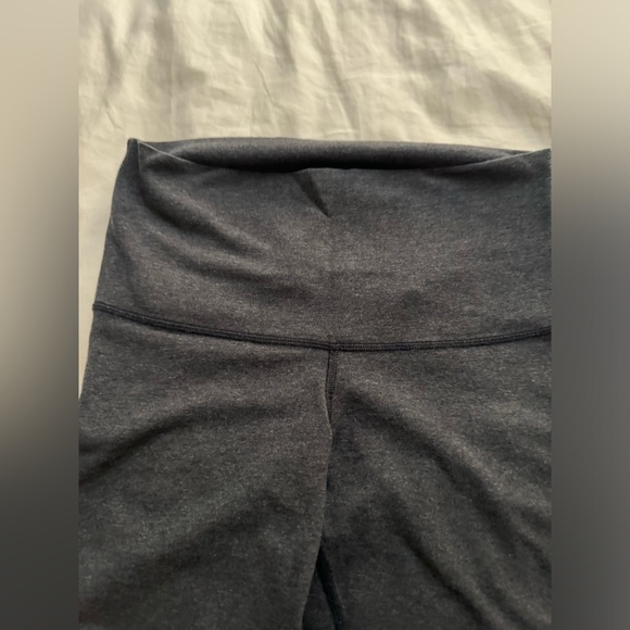 Lululemon Wunder Under gray size 4, brushed - Picture 2 of 3